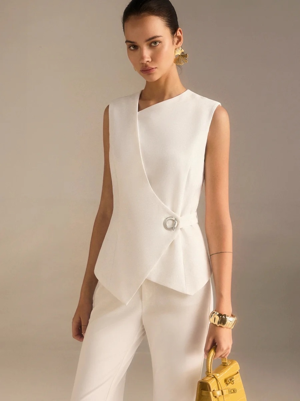 Commense Asymmetric Buckle Waist Sleeveless Vest